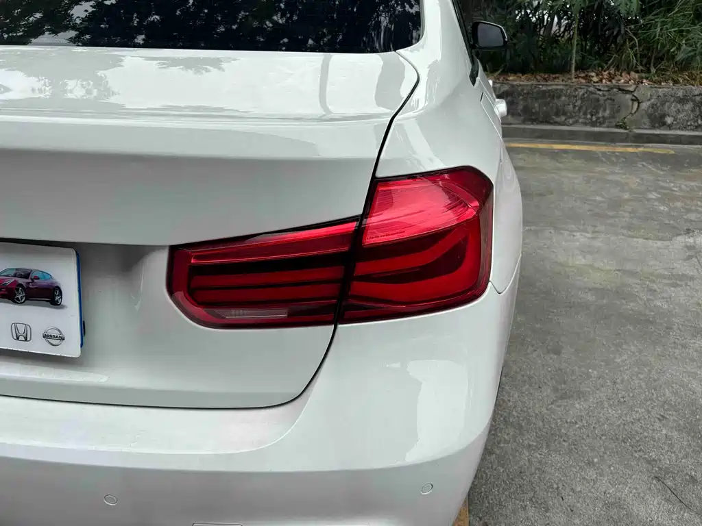 BMW 3 Series — миниатюра 7