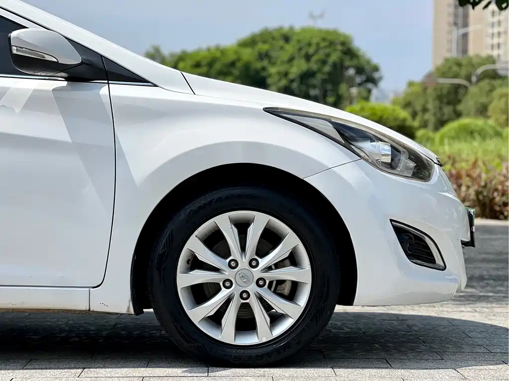 Hyundai Elantra Langdong — миниатюра 7