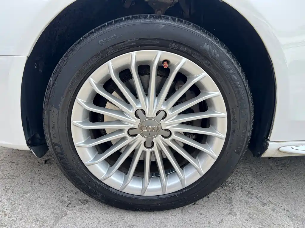 Audi A4L — миниатюра 4