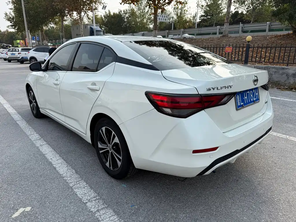 Nissan Sylphy — миниатюра 6