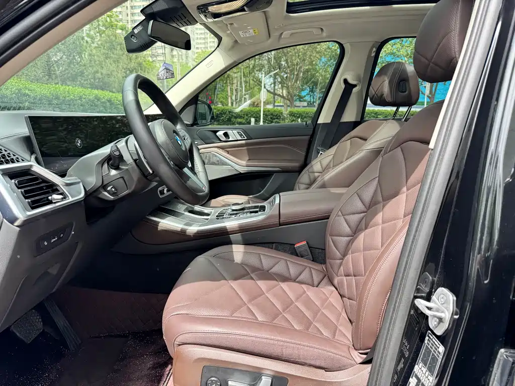 BMW X5 2023 xDrive 30Li Premium M Sport