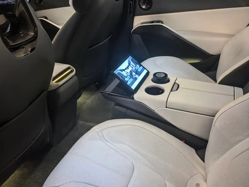 LOTUS SPORTS CAR ELETRE