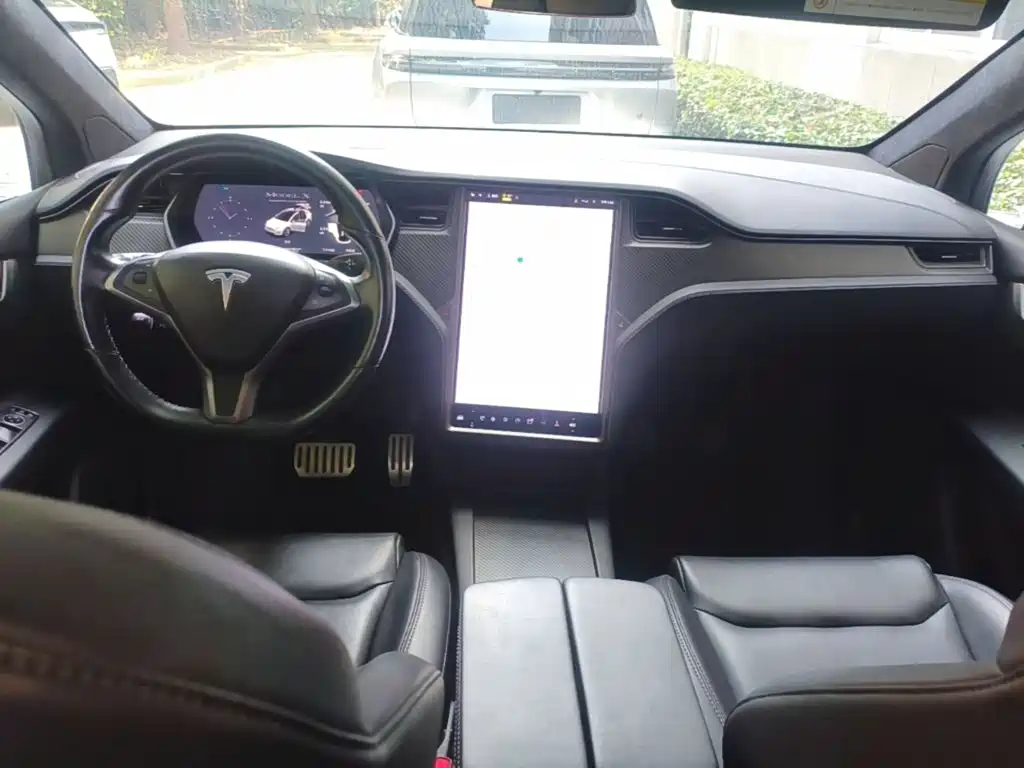 Tesla Model X — фотографии объявления, Фото 10