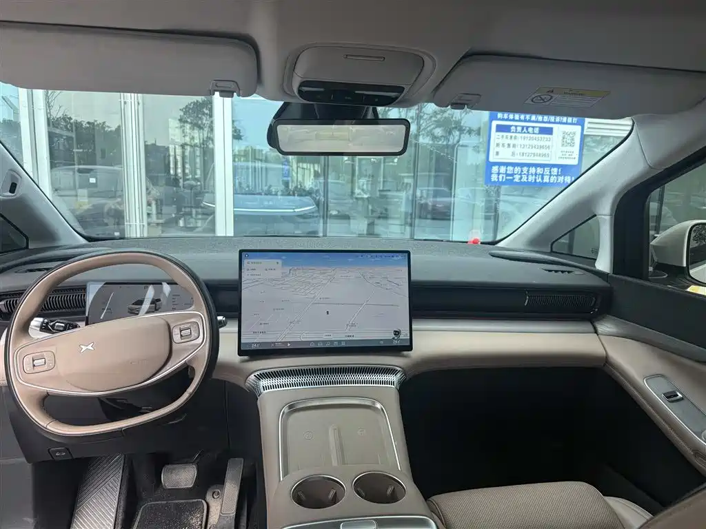 XPeng X9 — миниатюра 3