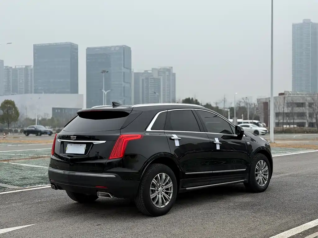 CADILLAC XT5