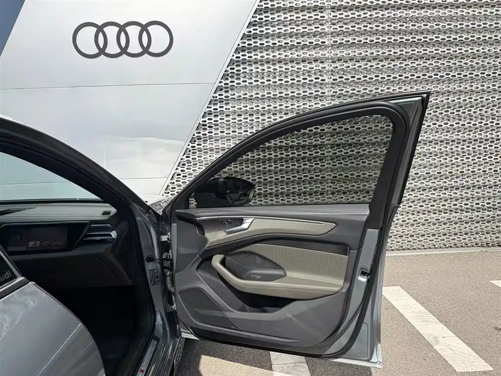 Audi A6L — миниатюра 27