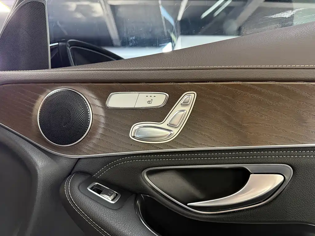 Mercedes-Benz GLC — миниатюра 10