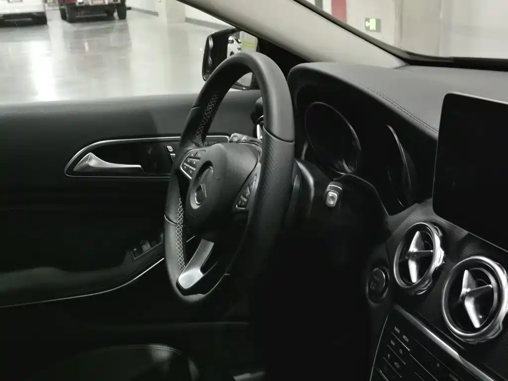 Mercedes-Benz GLA — миниатюра 22