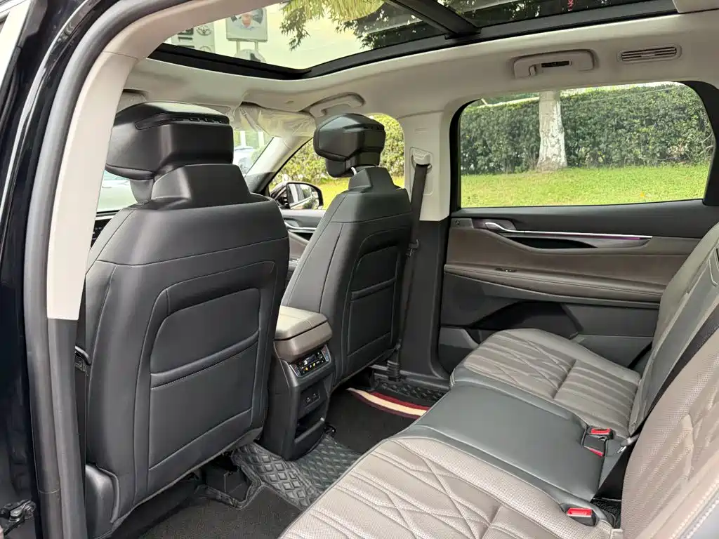 Ford Edge — миниатюра 11