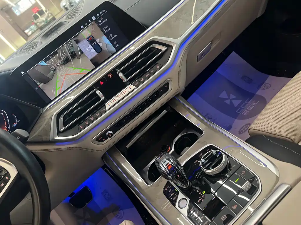 BMW X7 — миниатюра 11