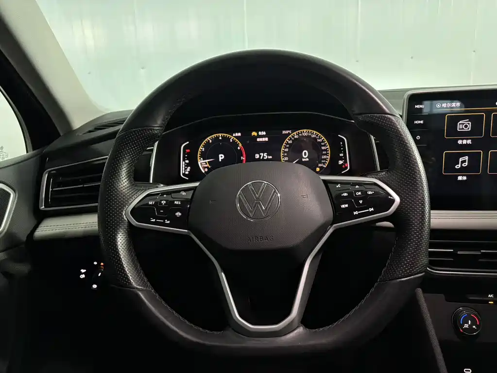 Volkswagen Tiguan L — миниатюра 12