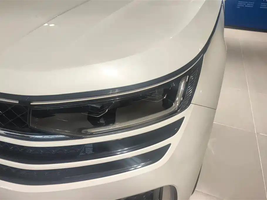 Volkswagen Tavendor 2024 380TSI R-Line