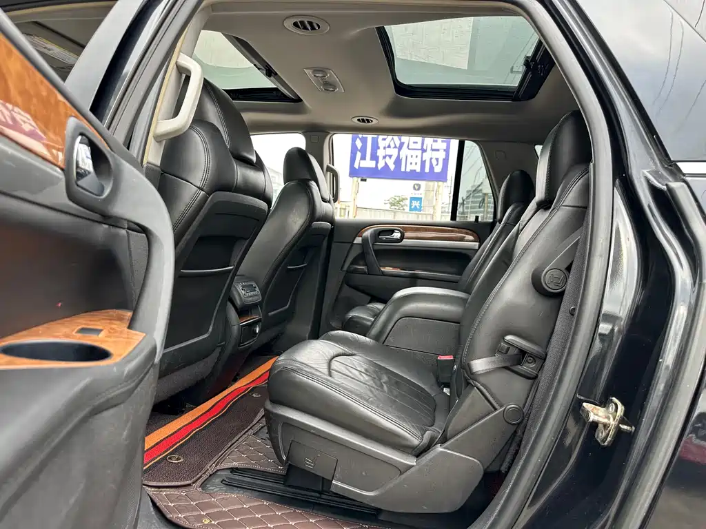Buick Enclave — миниатюра 11