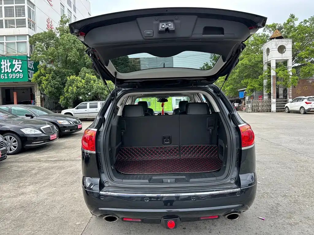 Buick Enclave — миниатюра 14