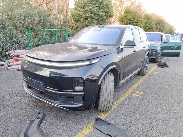 Li Auto IDEAL L8 2025