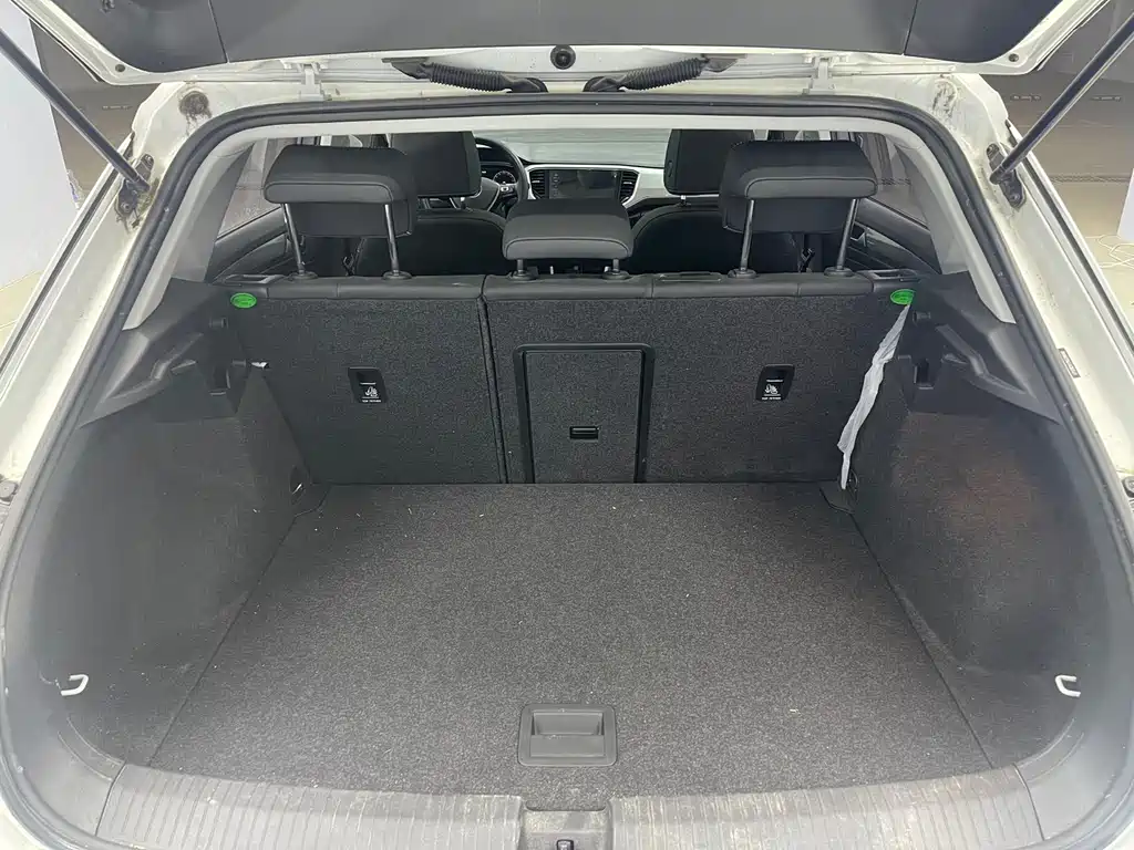 VOLKSWAGEN T ROC EXPLORING SONGS