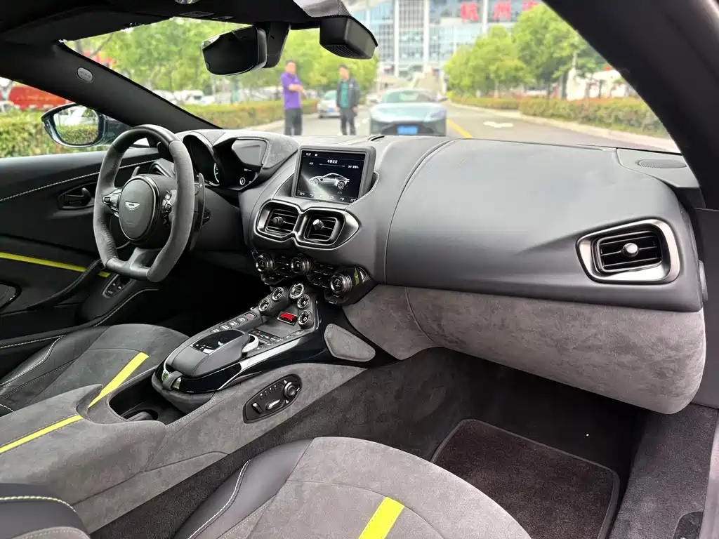 Aston Martin V8 Vantage 2022 4.0T V8 F1 Edition Coupe