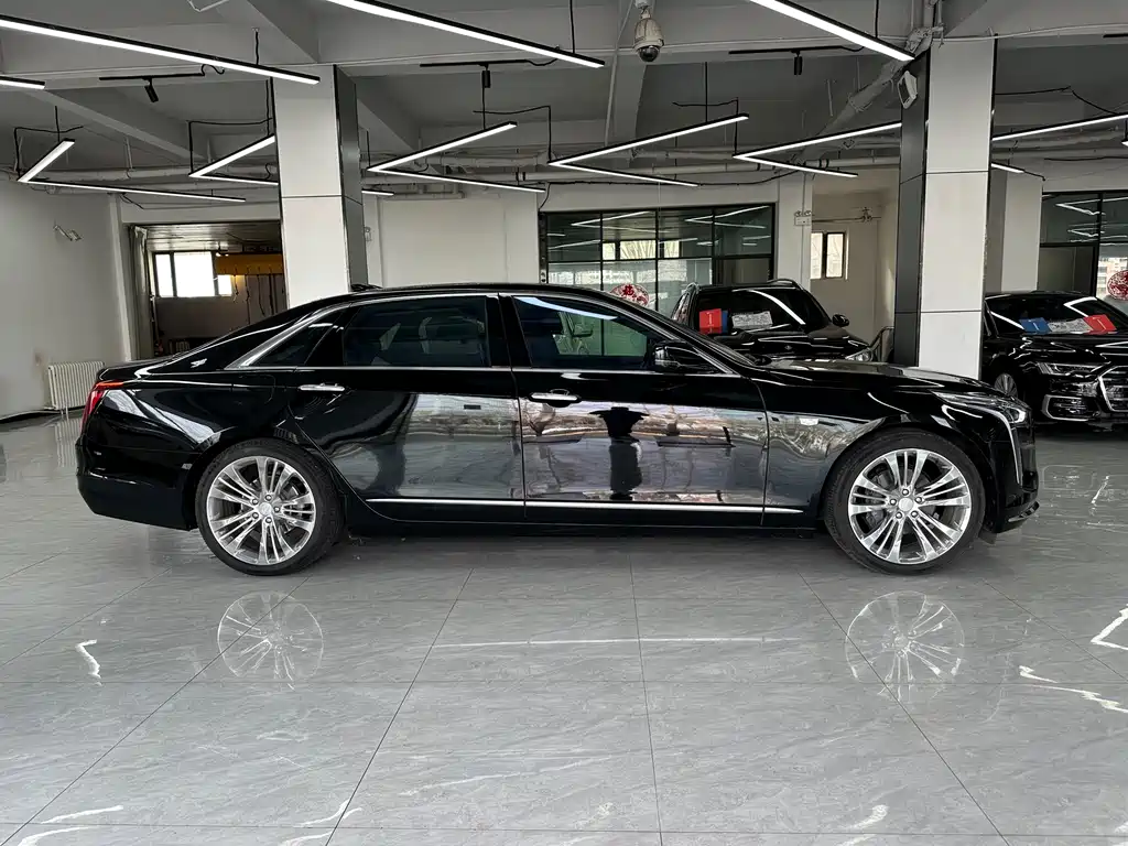 CADILLAC CT6