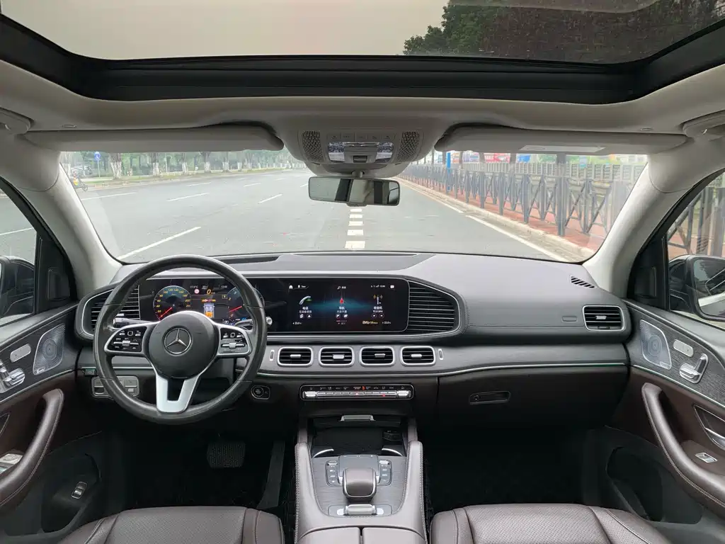 Mercedes-Benz GLE (Import) — миниатюра 35