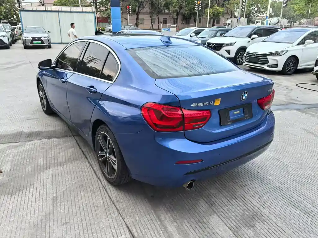 BMW 1 Series - фото 6