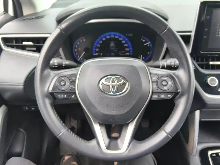 Toyota Corolla Cross — миниатюра 15