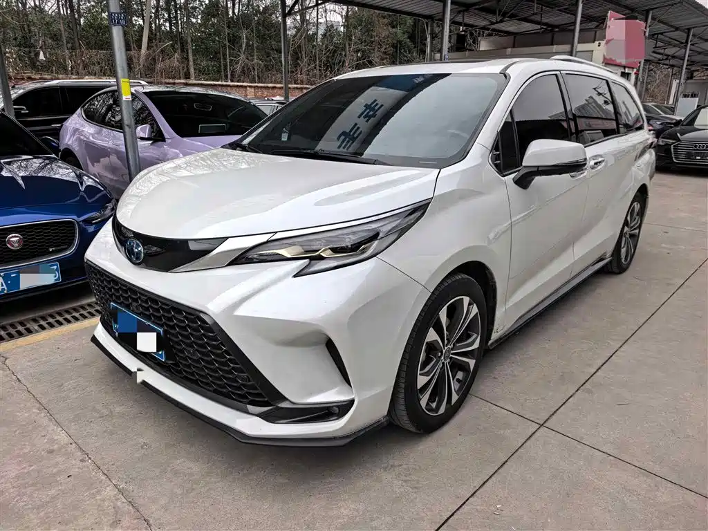 Toyota Granvia 2023