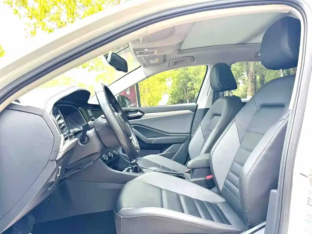 Volkswagen Sagitar — миниатюра 4