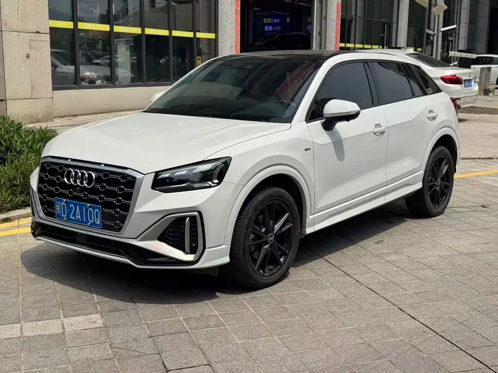 Audi Q2L 2023