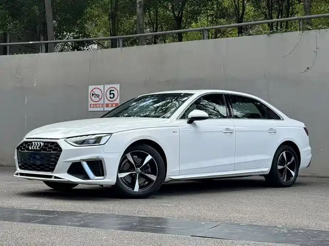 AUDI  A4L 2021