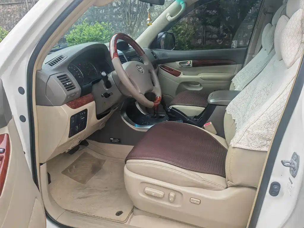 Toyota Land Cruiser Prado 2006 4.0L AT VX