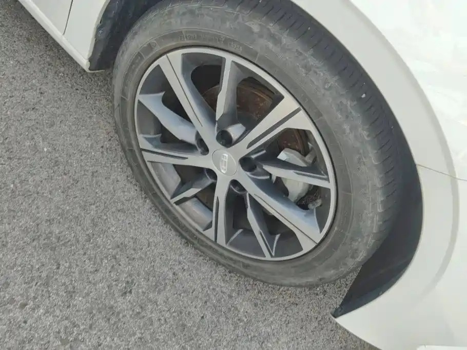 Geely Emgrand — миниатюра 6