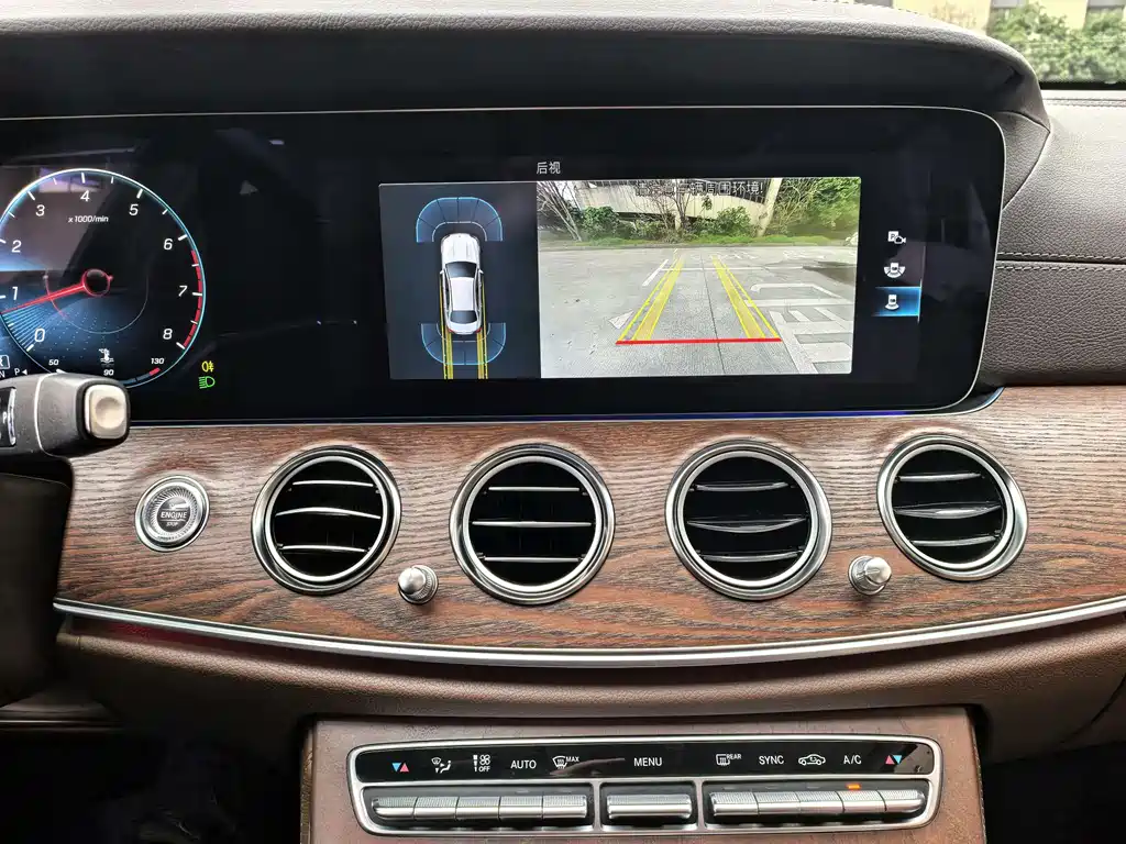 MERCEDES-BENZ E CLASS