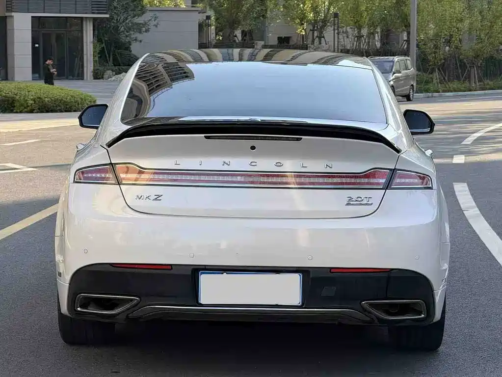 Lincoln MKZ — миниатюра 5