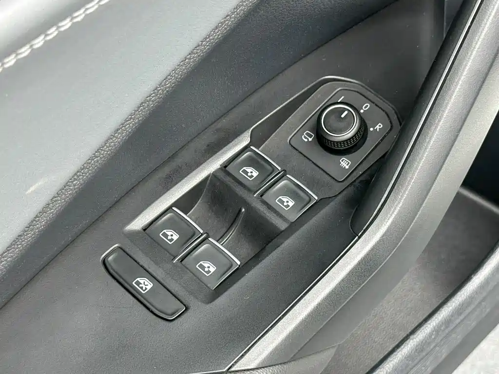 Volkswagen Sagitar — миниатюра 12