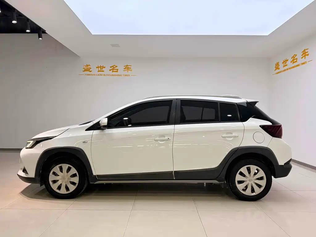 TOYOTA YARIS L ZHIXUAN