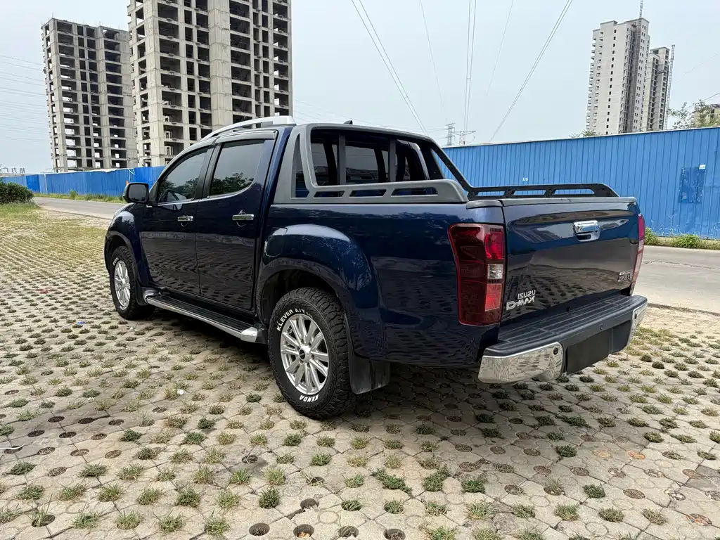 ISUZU D MAX