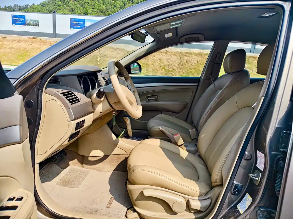 Nissan Sylphy 2012 1.6XE AT Comfort