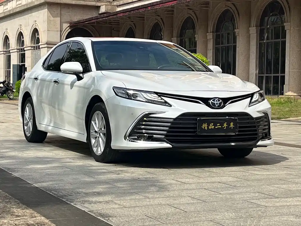 TOYOTA CAMRY