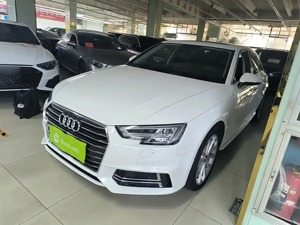 Audi A4L 2020