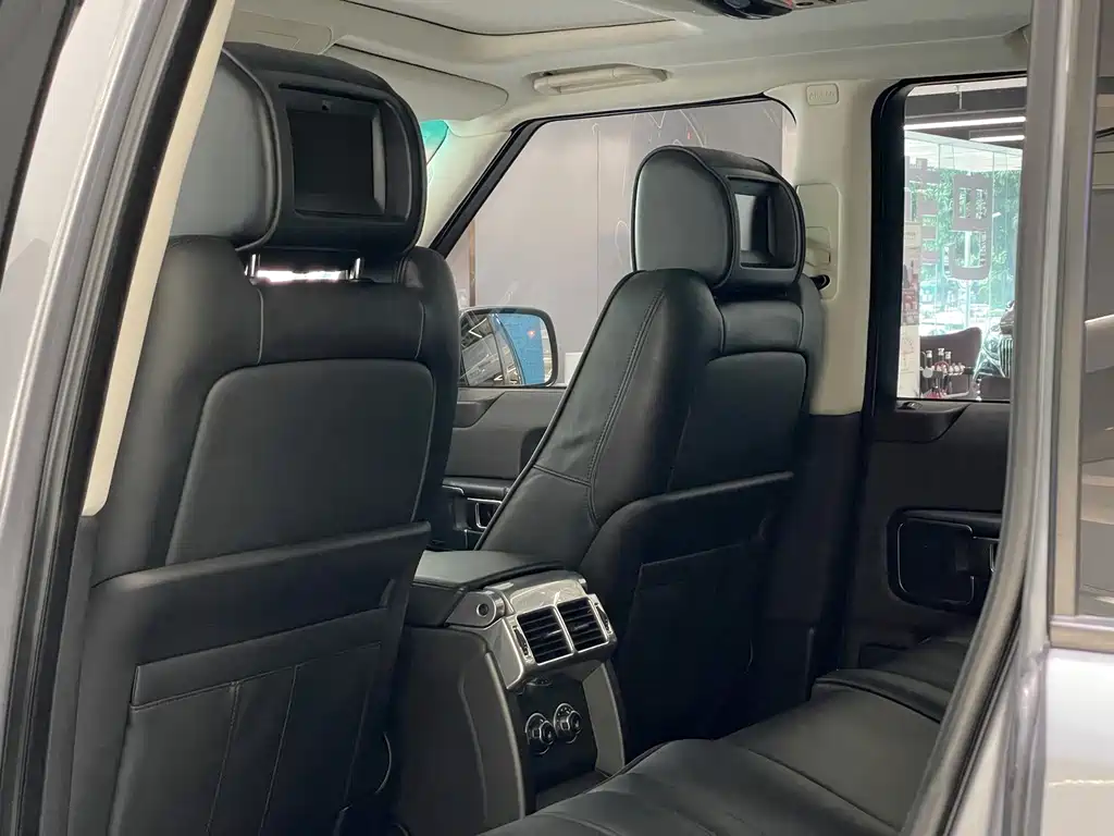 Land Rover Range Rover — миниатюра 17