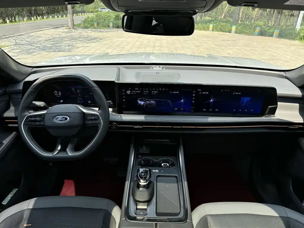 Ford Edge 2023 L 2.0T EcoBoost мест