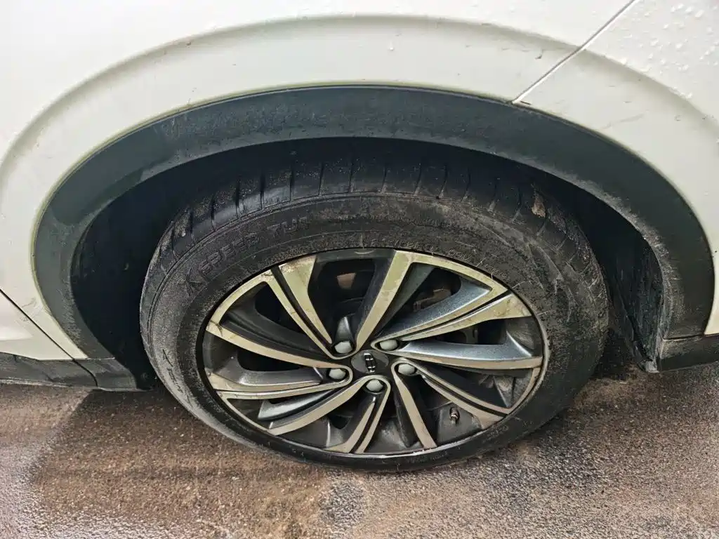 Geely Binyue — миниатюра 8
