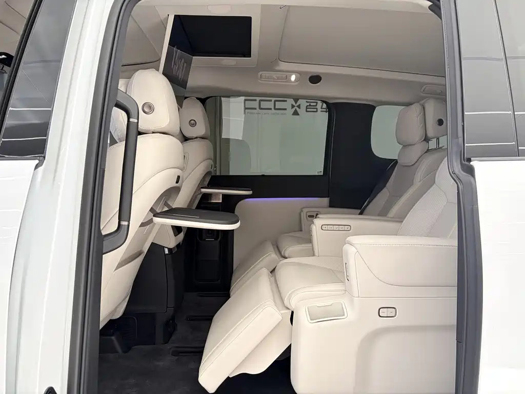 Li Auto Li MEGA — миниатюра 19