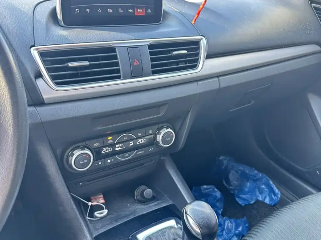 Mazda 3 Axela — миниатюра 14