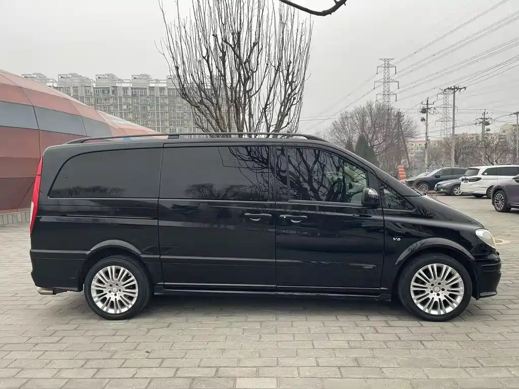 Mercedes-Benz Viano 2010 Viano 3.5L