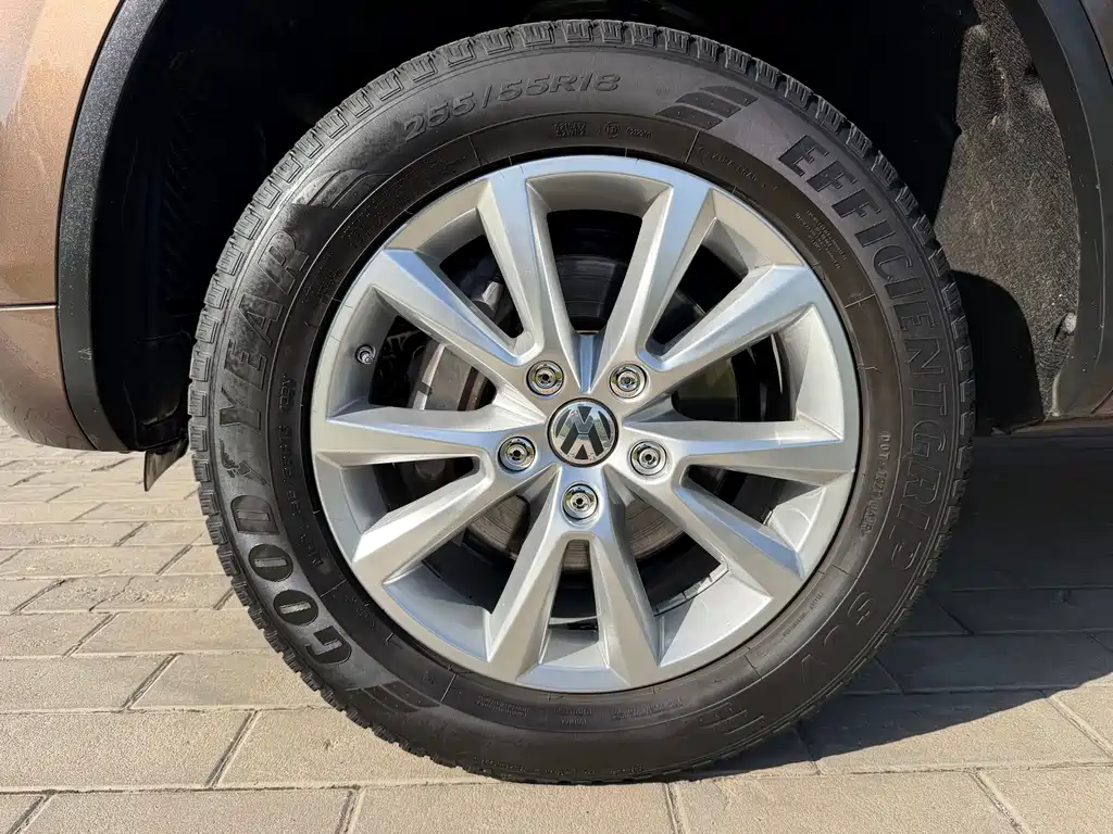 Volkswagen Touareg — миниатюра 5