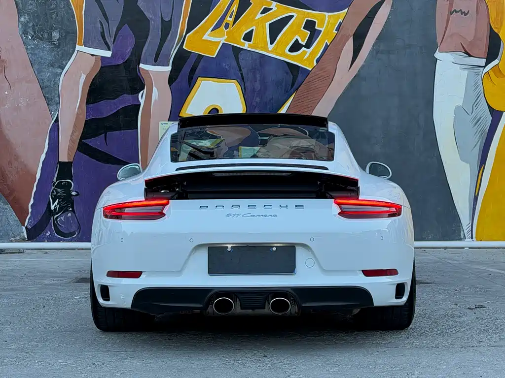PORSCHE 911
