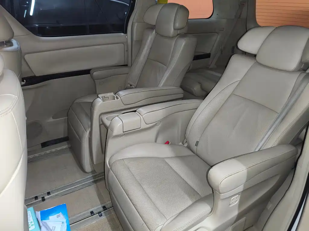 Toyota Alphard 2011 3.5L Luxury
