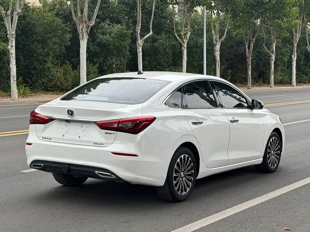 Changan Eado — миниатюра 6