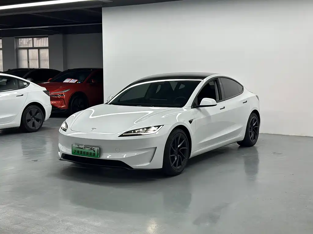 Tesla Model 3 2024